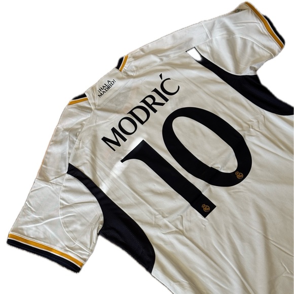 Soccer Jersey Modric #10 Real Madrid | ALL SIZES - Picture 3 of 4